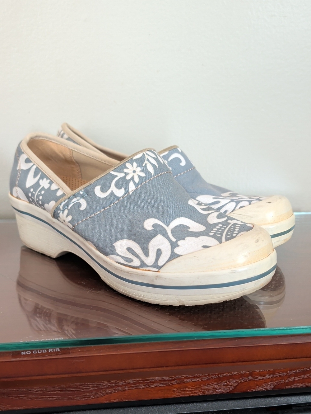 Dansko Floral Clogs Women's Size 6.5 Shoes Vegan